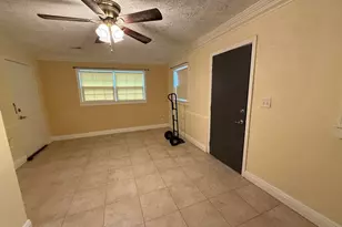 398 S Spring St, Crestview, FL 32536 - Photo 14