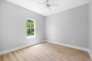 3708 E 7th St, Springfield, FL 32401 - Photo 12