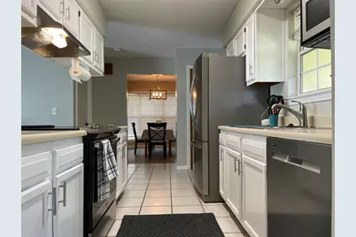 112 Austin Court, Mary Esther, FL 32569 - Photo 2