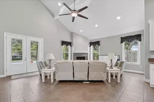266 Florida Ave, Valparaiso, FL 32580 - Photo 4