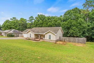 327 Lakeview Dr, Crestview, FL 32536 - Photo 4