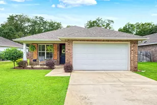 1412 Hickory St, Niceville, FL 32578 - Photo 1