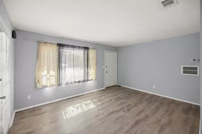 354 Chicago Avenue, Valparaiso, FL 32580 - Photo 6