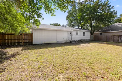 354 Chicago Avenue, Valparaiso, FL 32580 - Photo 36