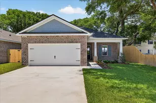 1609 26th St, Niceville, FL 32578 - Photo 2