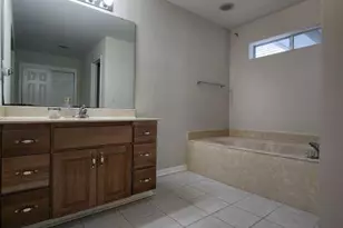 2421 Rocky Shores Dr, Niceville, FL 32578 - Photo 10