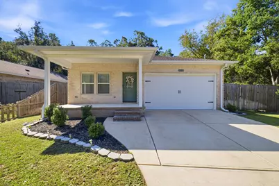 341 Columbus Street, Valparaiso, FL 32580 - Photo 1