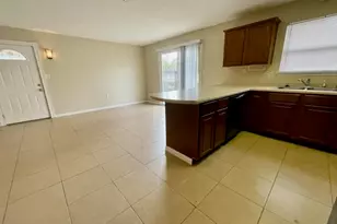 611 Carnathan Ct, Fort Walton Beach, FL 32547 - Photo 4