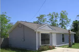475 Lake Ave, Mary Esther, FL 32569 - Photo 2