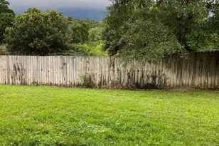 202 Johnson Ct, Crestview, FL 32536 - Photo 8