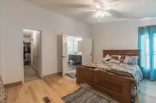 206 NW Baker St, Fort Walton Beach, FL 32548 - Photo 4