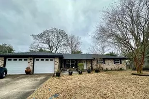 203 Hastings Ct, Fort Walton Beach, FL 32547 - Photo 1