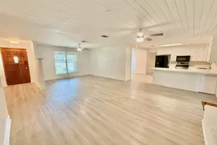 203 Hastings Ct, Fort Walton Beach, FL 32547 - Photo 6