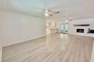 203 Hastings Ct, Fort Walton Beach, FL 32547 - Photo 4