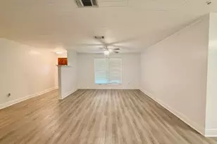 203 Hastings Ct, Fort Walton Beach, FL 32547 - Photo 4