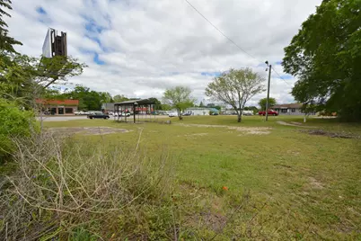 592 S Ferdon Boulevard, Crestview, FL 32536 - Photo 16