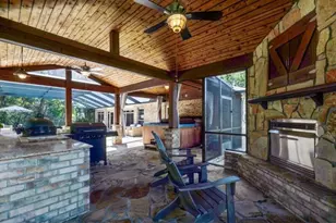 7060 Summit Dr, Navarre, FL 32566 - Photo 10