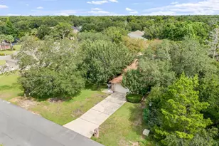 7060 Summit Dr, Navarre, FL 32566 - Photo 14