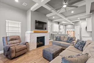 411 Hideaway Ln, Niceville, FL 32578 - Photo 1