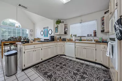 2812 Lee Trevino Court, Shalimar, FL 32579 - Photo 10