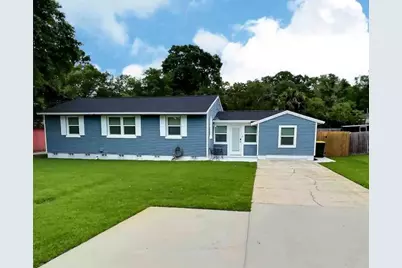 236 NE Beachview Dr Drive, Fort Walton Beach, FL 32547 - Photo 1