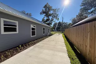 874 W Orange Ave, Defuniak Springs, FL 32435 - Photo 4