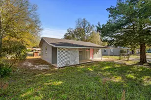 39 Will Kelly Ave, Defuniak Springs, FL 32433 - Photo 2