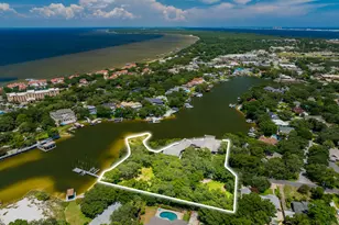 204 Laura Ln, Gulf Breeze, FL 32561 - Photo 100