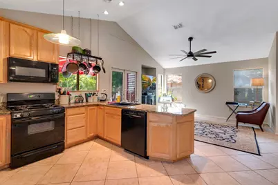 204 Parkwood Circle, Niceville, FL 32578 - Photo 6