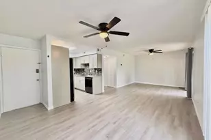 308 SW Miracle Strip Pkwy, Fort Walton Beach, FL 32548 - Photo 8