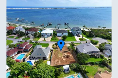 147 Shoreline Drive, Mary Esther, FL 32569 - Photo 2