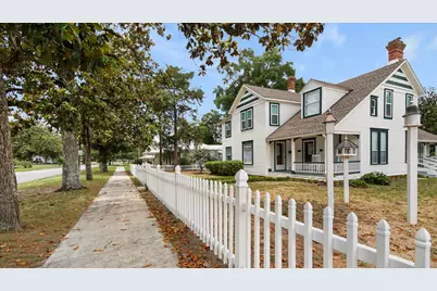 119 E Live Oak Avenue, Defuniak Springs, FL 32435 - Photo 1