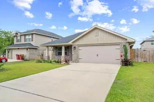 103 Ridgeway Cir, Crestview, FL 32536 - Photo 2