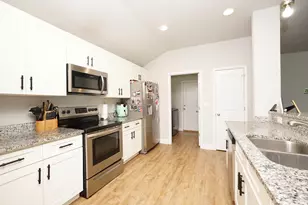415 Scooter Cv, Crestview, FL 32539 - Photo 6