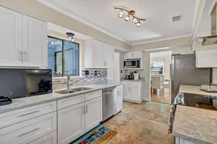 54 E Country Club Dr, Destin, FL 32541 - Photo 10