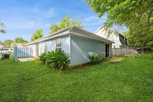 3074 Yorktown Cir, Fort Walton Beach, FL 32547 - Photo 2