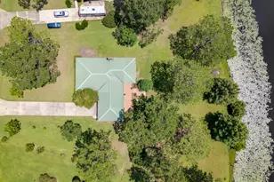 991 Pinewood Dr, Defuniak Springs, FL 32433 - Photo 6