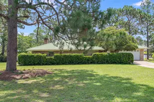991 Pinewood Dr, Defuniak Springs, FL 32433 - Photo 2