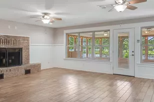 991 Pinewood Dr, Defuniak Springs, FL 32433 - Photo 16