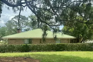 991 Pinewood Dr, Defuniak Springs, FL 32433 - Photo 2
