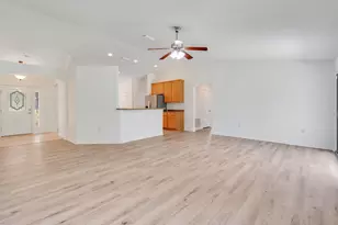 48 S Pleasant Dr, Defuniak Springs, FL 32435 - Photo 16