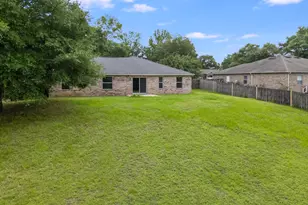 48 S Pleasant Dr, Defuniak Springs, FL 32435 - Photo 6