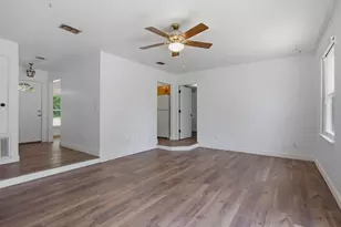 74 8th St, Shalimar, FL 32579 - Photo 10