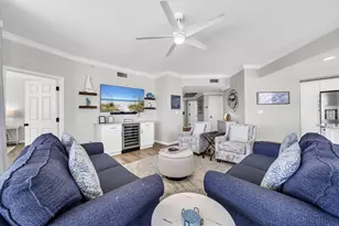 1050 Harbor Boulevard, Destin, FL 32541 - Photo 16
