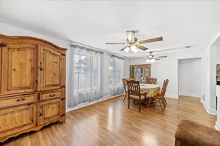 105 NW Lincoln Dr, Fort Walton Beach, FL 32547 - Photo 6