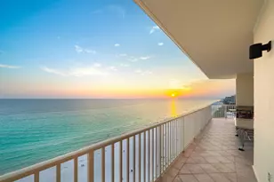 8601 W Surf 15 Dr, Panama City Beach, FL 32408 - Photo 2