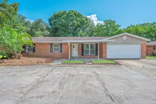 710 E Hollywood Blvd, Mary Esther, FL 32569 - Photo 1