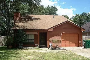 636 Fir Ave, Niceville, FL 32578 - Photo 2