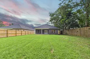 1470 Cypress St, Niceville, FL 32578 - Photo 2