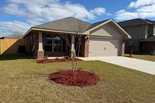 190 Ridgeway Cir, Crestview, FL 32536 - Photo 2